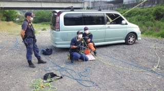 100%荷重メインライン・荷重なしビレイ下げ